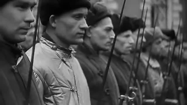 Добровольцы. Кадр кинохроники